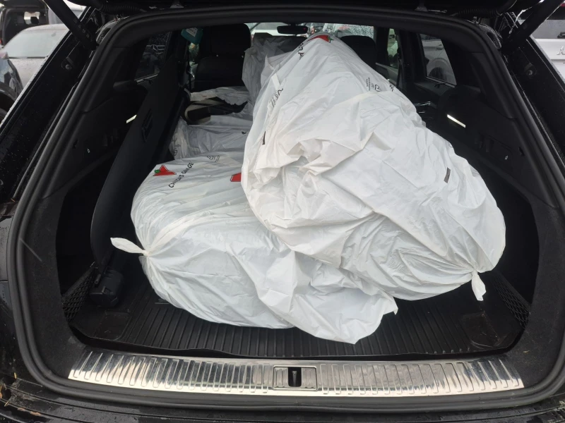 Audi E-Tron S Line/TECHNIK/Driver assistance/Cooled/2set tirеs, снимка 13 - Автомобили и джипове - 53536771