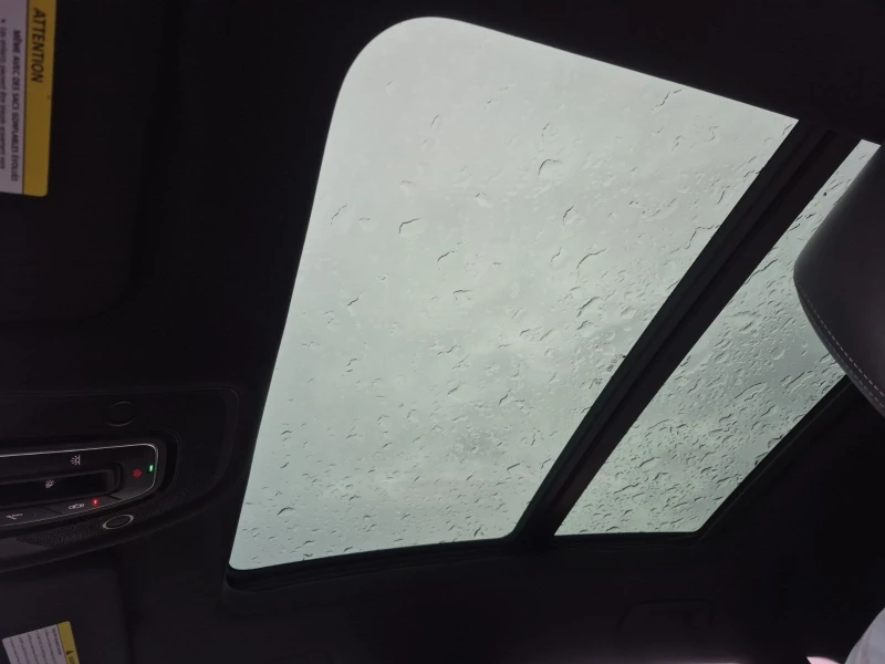 Audi E-Tron S Line/TECHNIK/Driver assistance/Cooled/2set tirеs, снимка 11 - Автомобили и джипове - 53536771