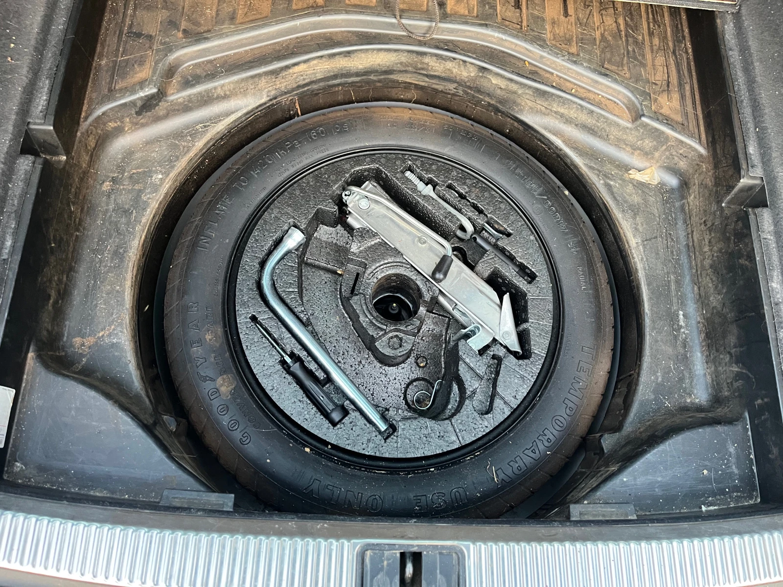 Audi A4 1.8Т 4х4 AVJ 150к.с - изображение 10