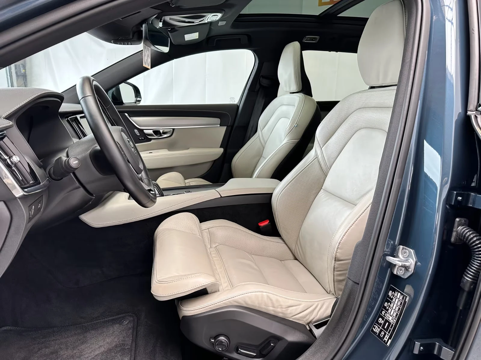 Volvo V90 R-DESIGN/197HP/B4/PANO/HUD/MEMO/360/NAVI/LED/306g - изображение 7