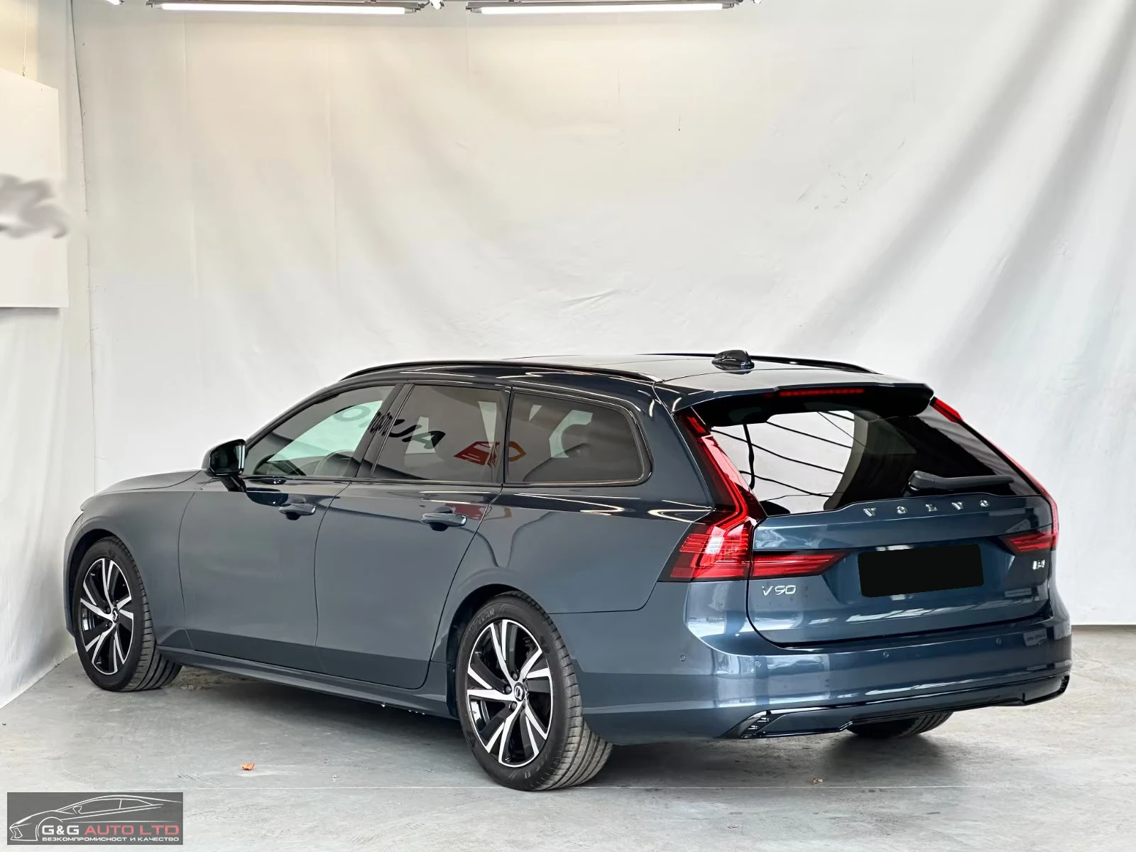 Volvo V90 R-DESIGN/197HP/B4/PANO/HUD/MEMO/360/NAVI/LED/306g - изображение 3