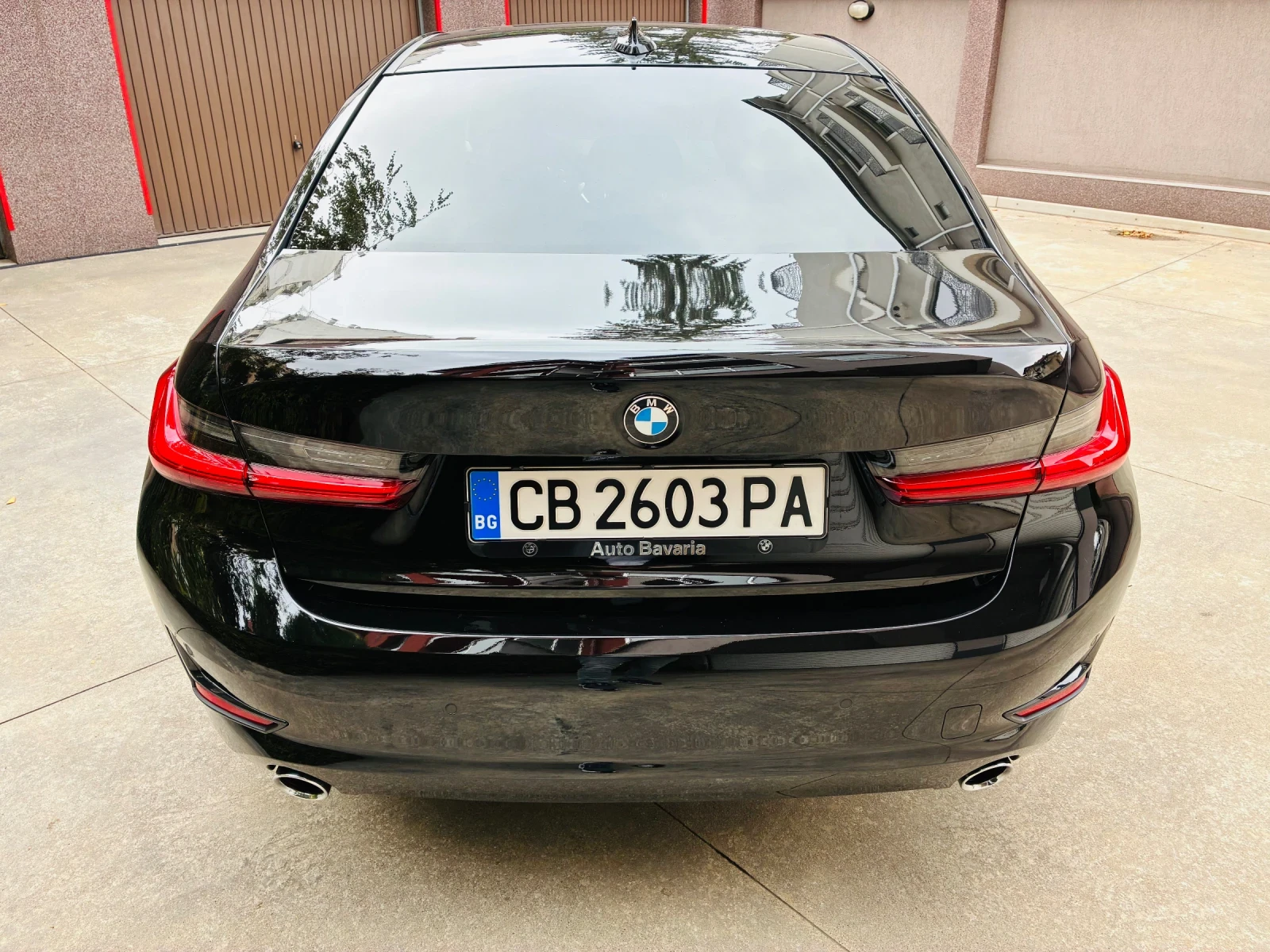BMW 320 37000км!-купена от BMW в България-един собственик - изображение 7