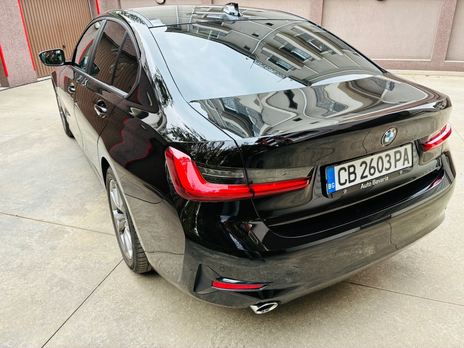 BMW 320 37000км!-купена от BMW в България-един собственик - изображение 6
