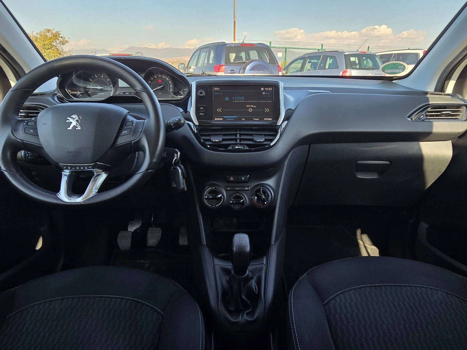 Peugeot 208 1.2i 133000 . EURO 6B | Mobile.bg   12