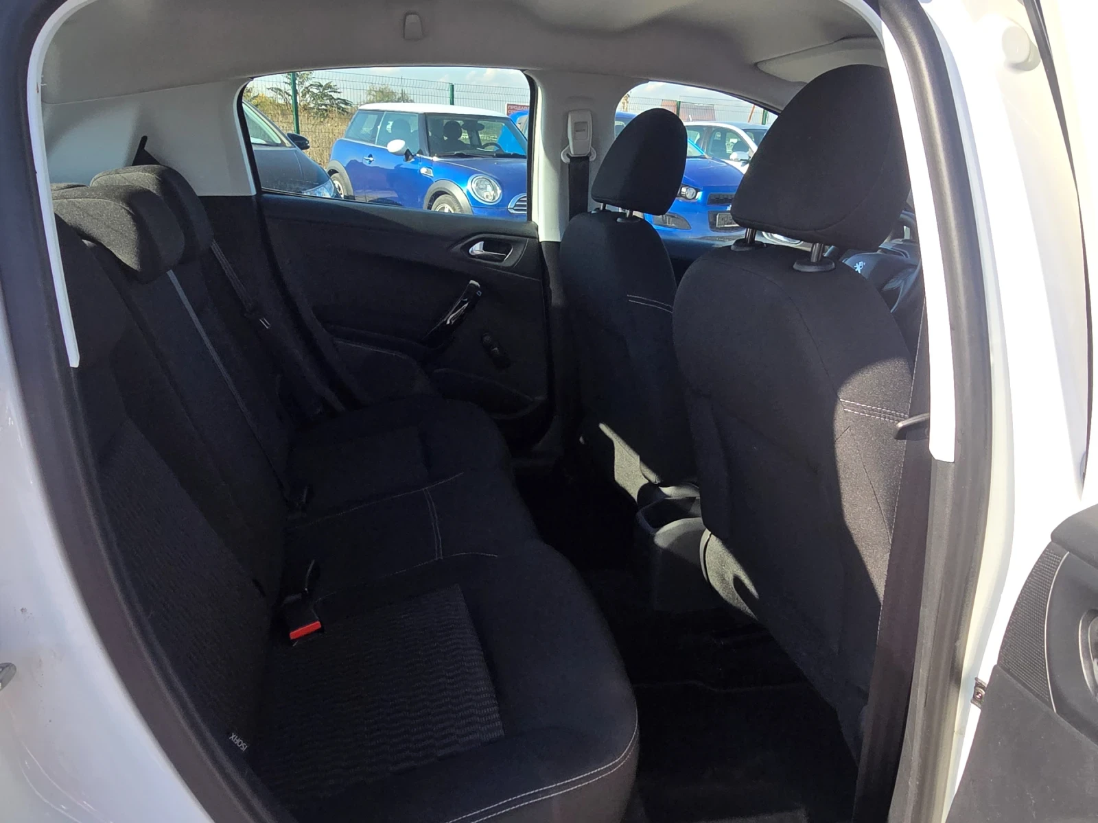 Peugeot 208 1.2i 133000 . EURO 6B | Mobile.bg   17