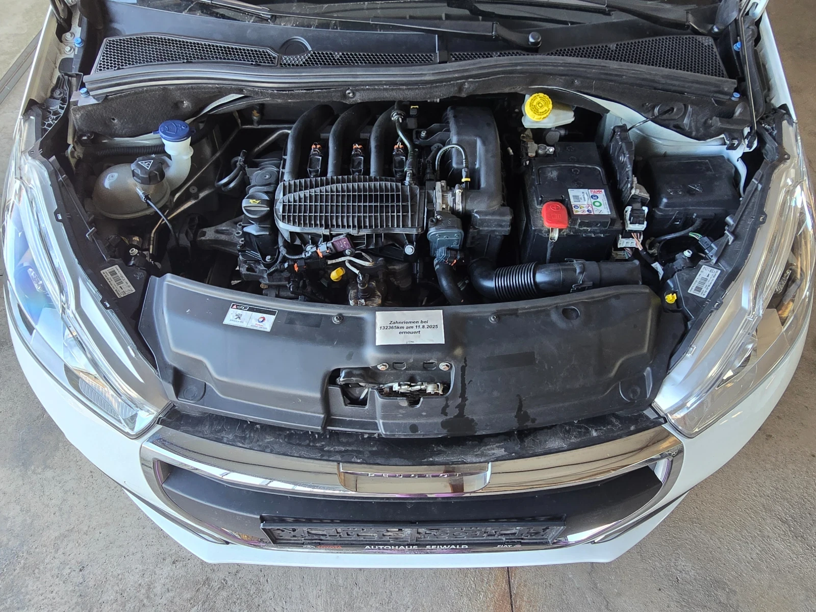 Peugeot 208 1.2i 133000 км. EURO 6B - изображение 8