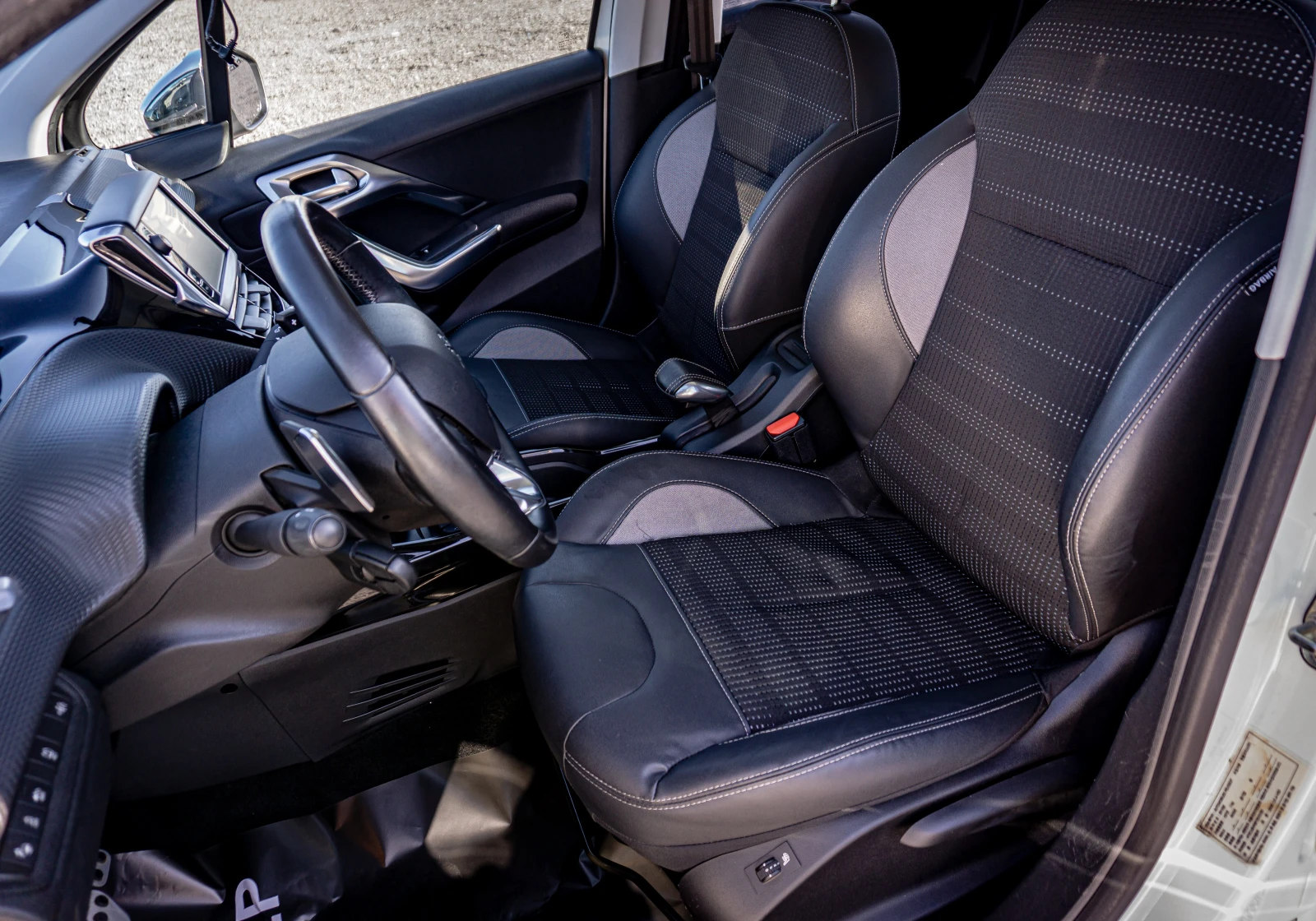 Peugeot 2008 1.6 e-HDi Féline - ГАРАНЦИЯ - ПЕРФЕКТНА - изображение 10