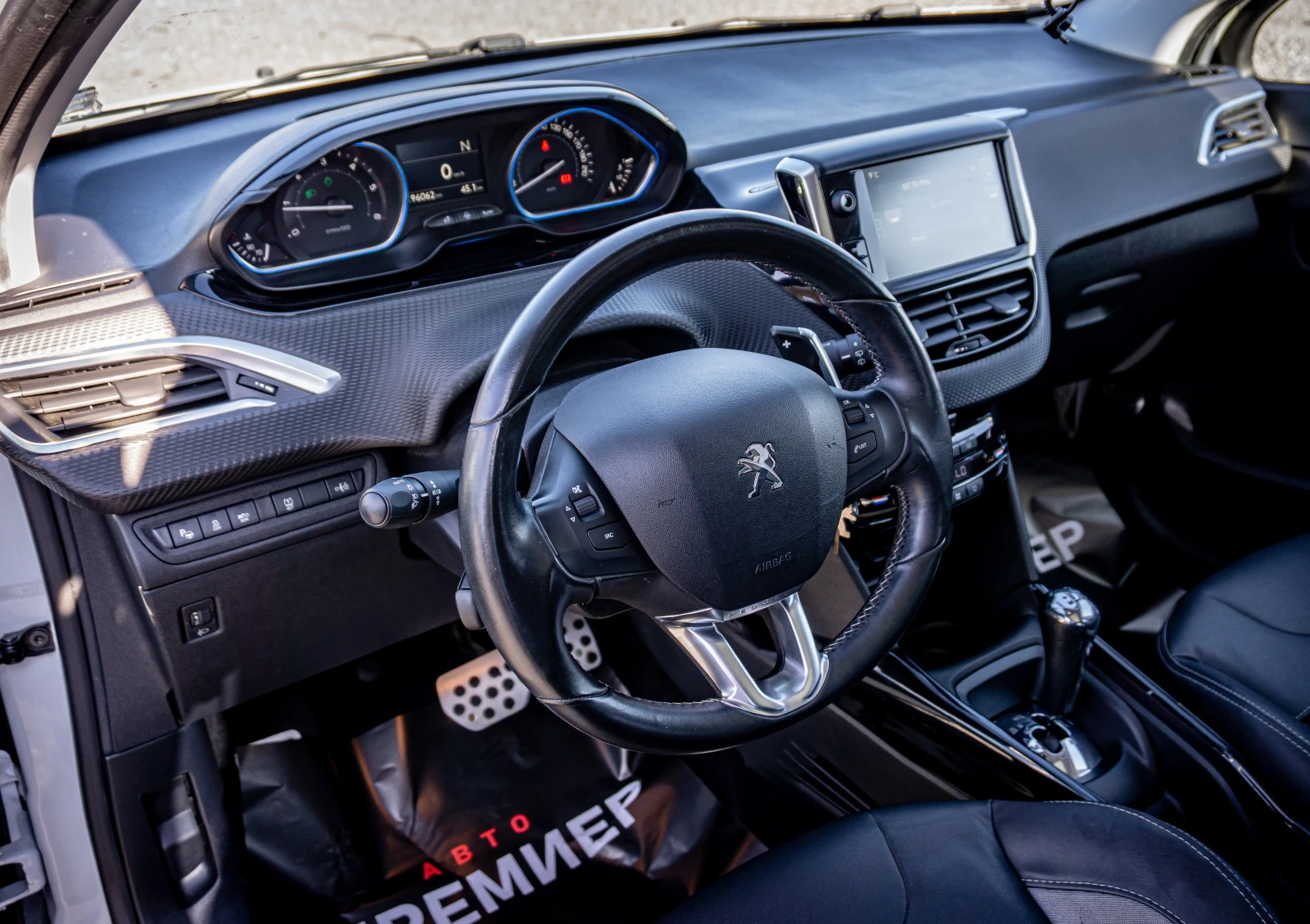 Peugeot 2008 1.6 e-HDi Féline - ГАРАНЦИЯ - ПЕРФЕКТНА - изображение 9