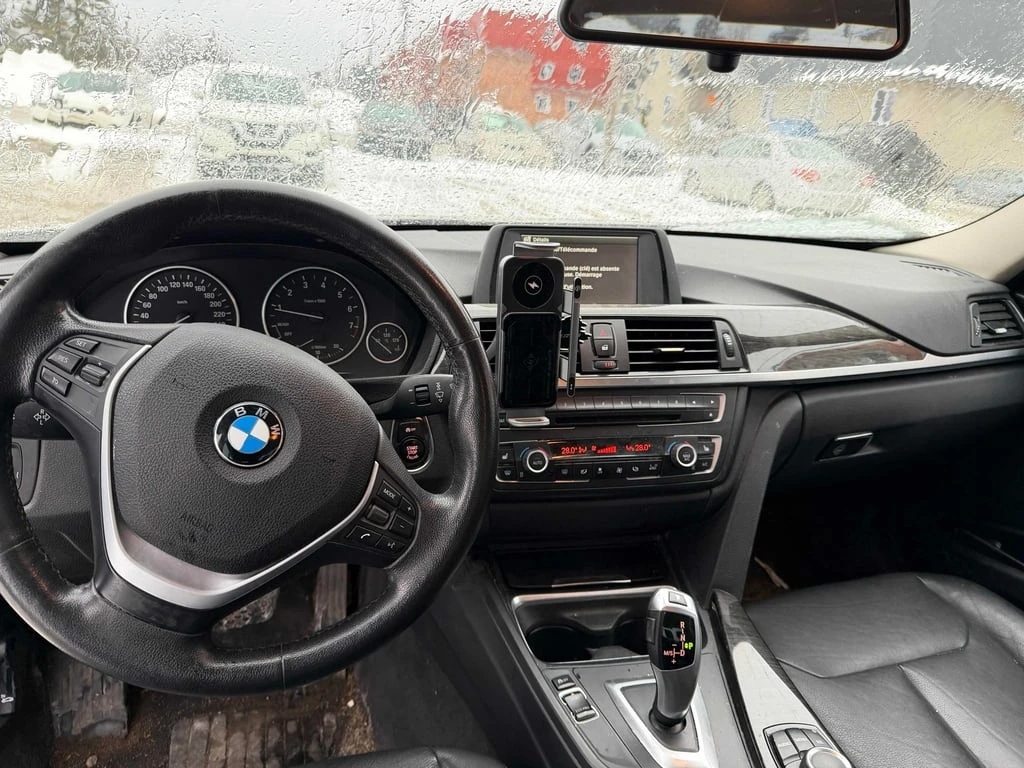 BMW 320 * 320i xDrive * CARFAX * БЕЗ ПЪРВОНАЧАЛНА ВНОСКА - изображение 9