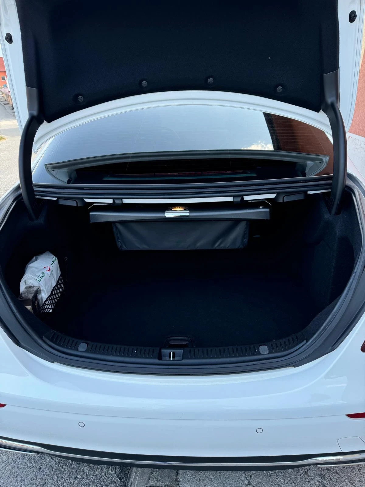 Mercedes-Benz E 300 Уникат. Всичко оригинално. От първи собственик.  - изображение 8