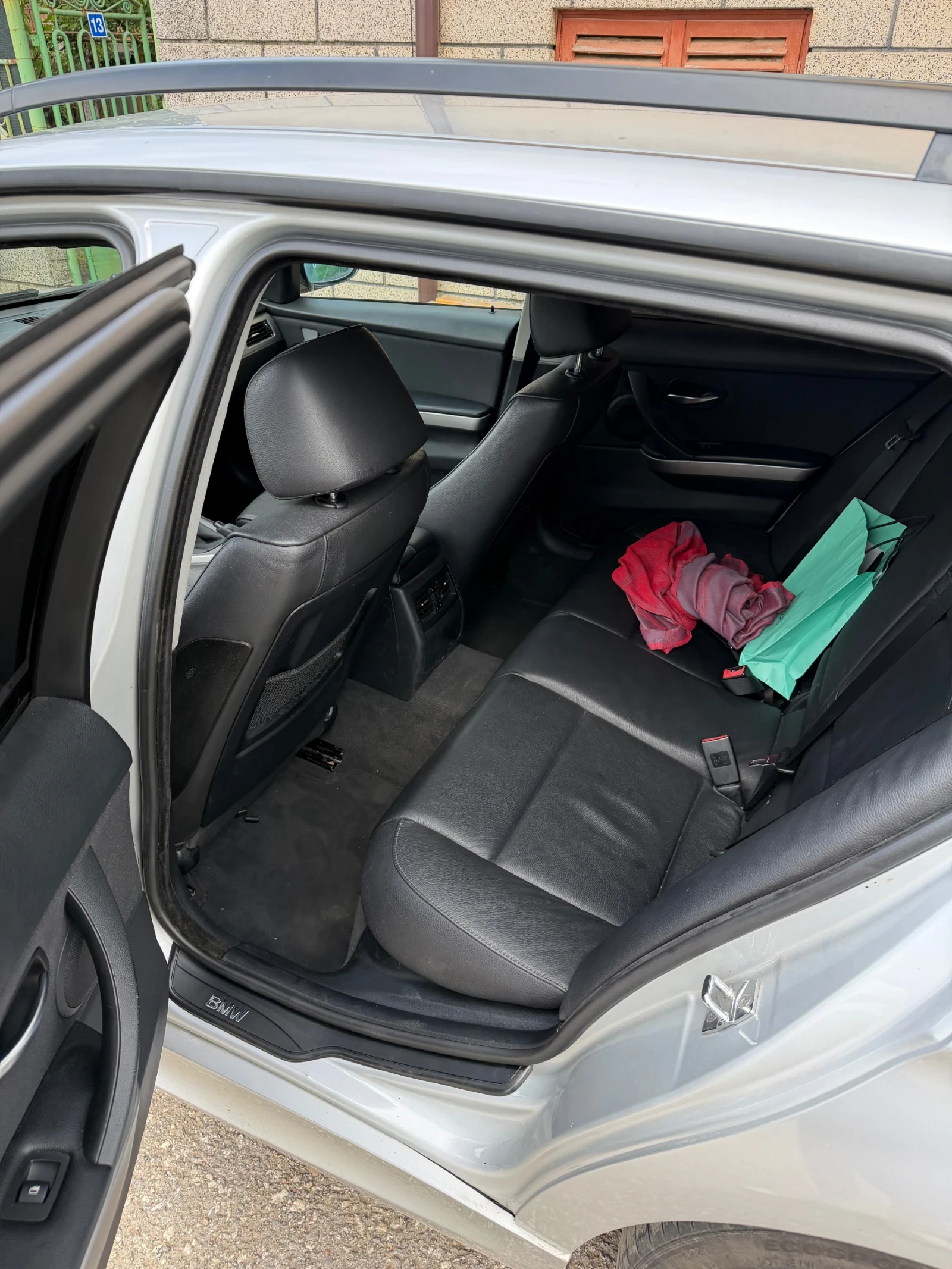 BMW 320, снимка 6 - Автомобили и джипове - 53659349