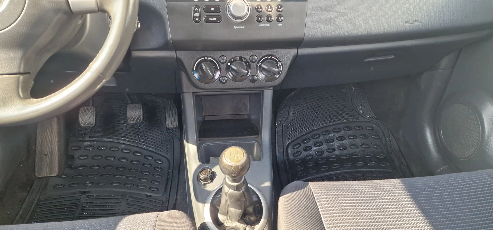 Suzuki Swift 1.3i 92K.C. / КЛИМАТИК /, снимка 13 - Автомобили и джипове - 53724381