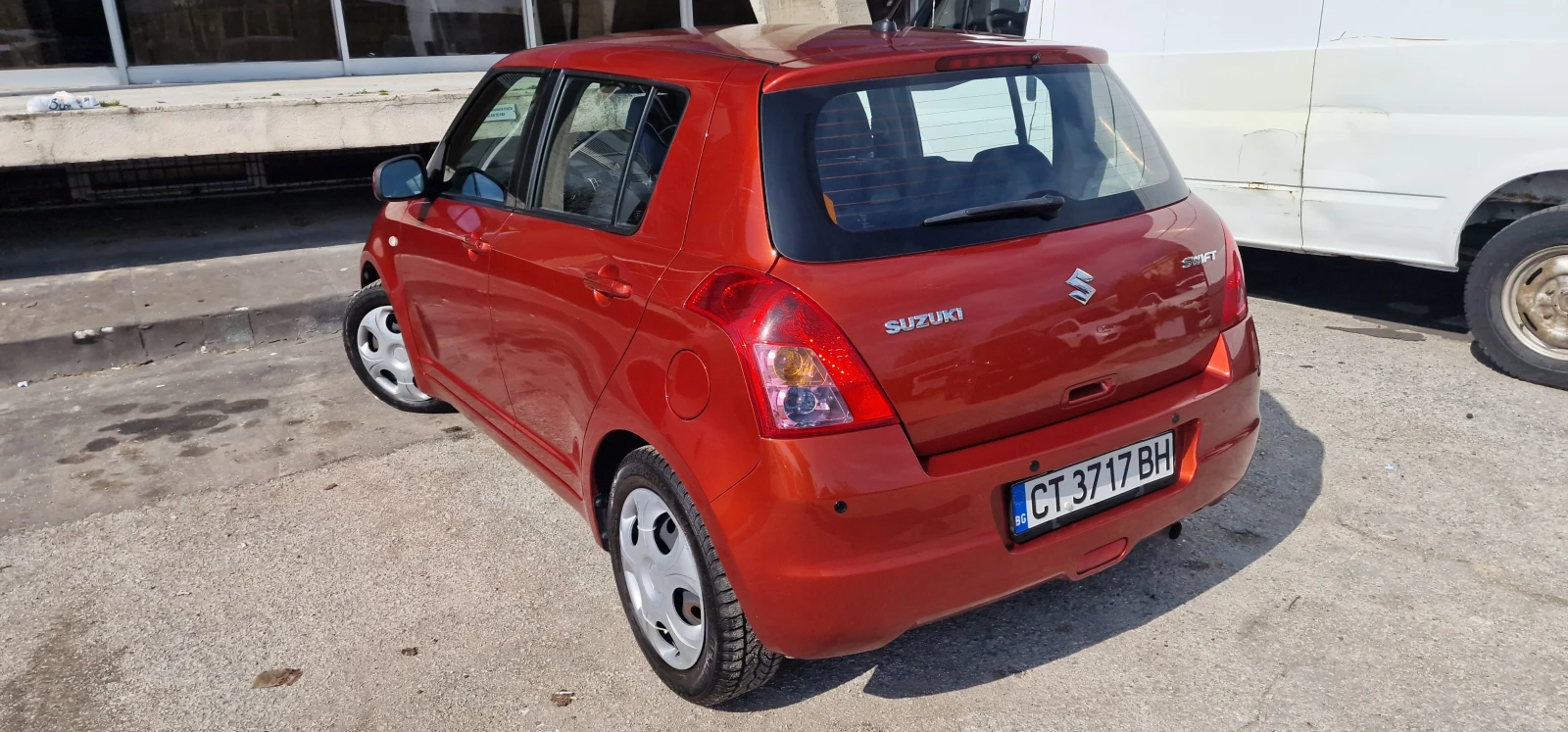 Suzuki Swift 1.3i 92K.C. / КЛИМАТИК /, снимка 5 - Автомобили и джипове - 53724381