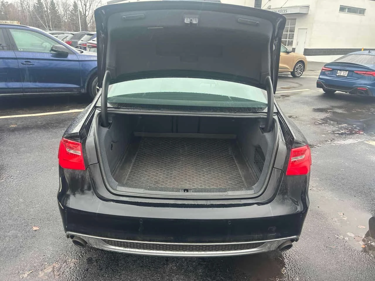 Audi A6 3.0T Technik/CARFAX/Подгрев/Обдух/360 Камера/Клип, снимка 6 - Автомобили и джипове - 54046667