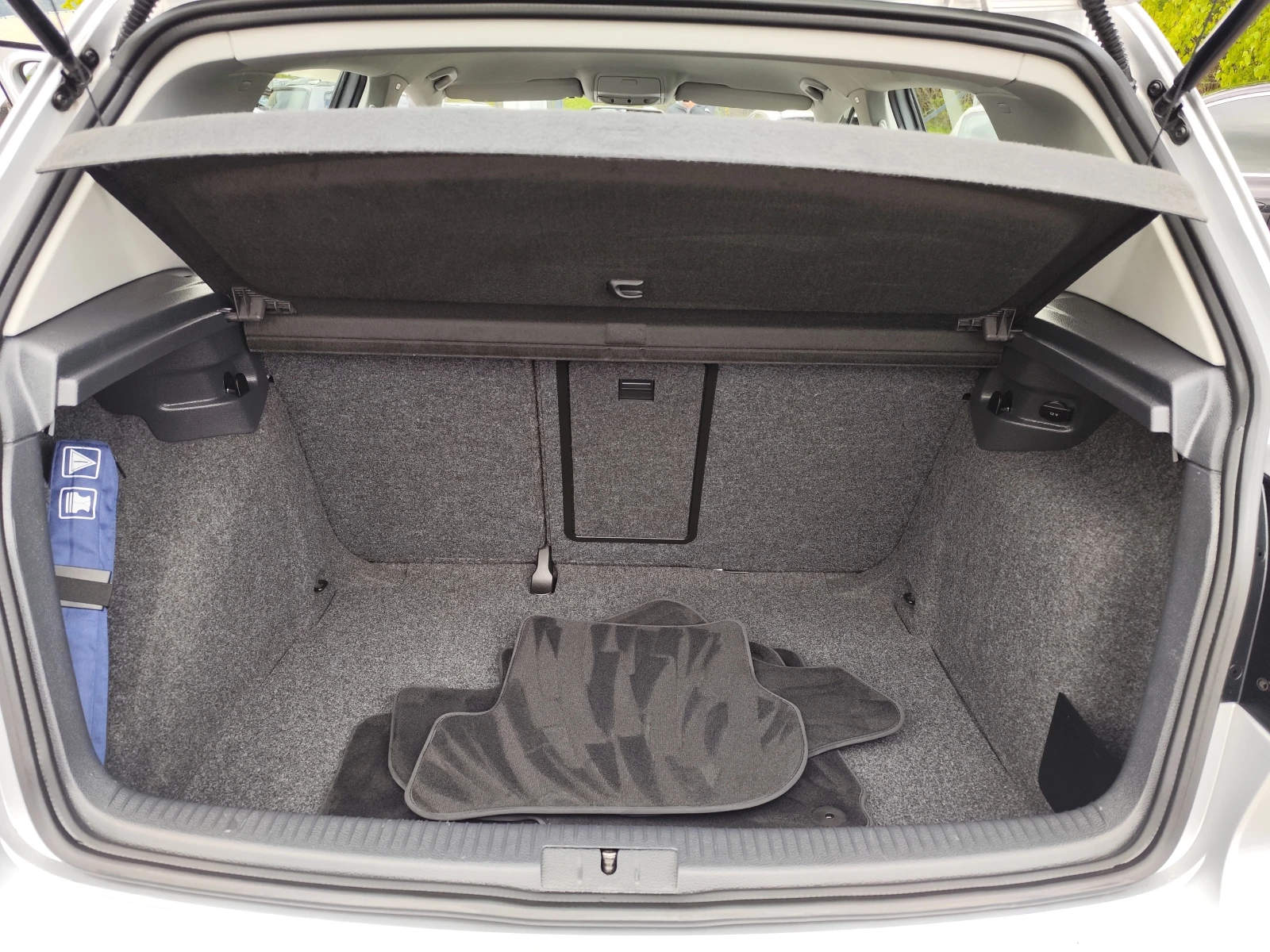 VW Golf 1.6TDi* KLIMA* EBPO 5A* * , снимка 14 - Автомобили и джипове - 54379544