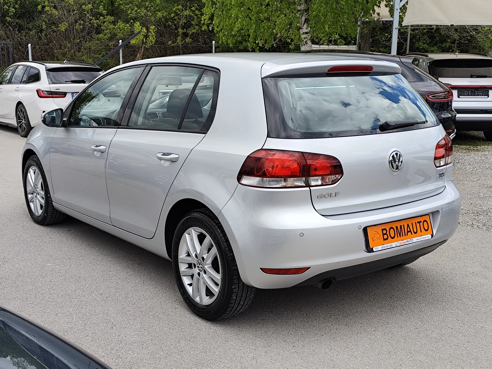 VW Golf 1.6TDi* KLIMA* EBPO 5A* * , снимка 6 - Автомобили и джипове - 54379544