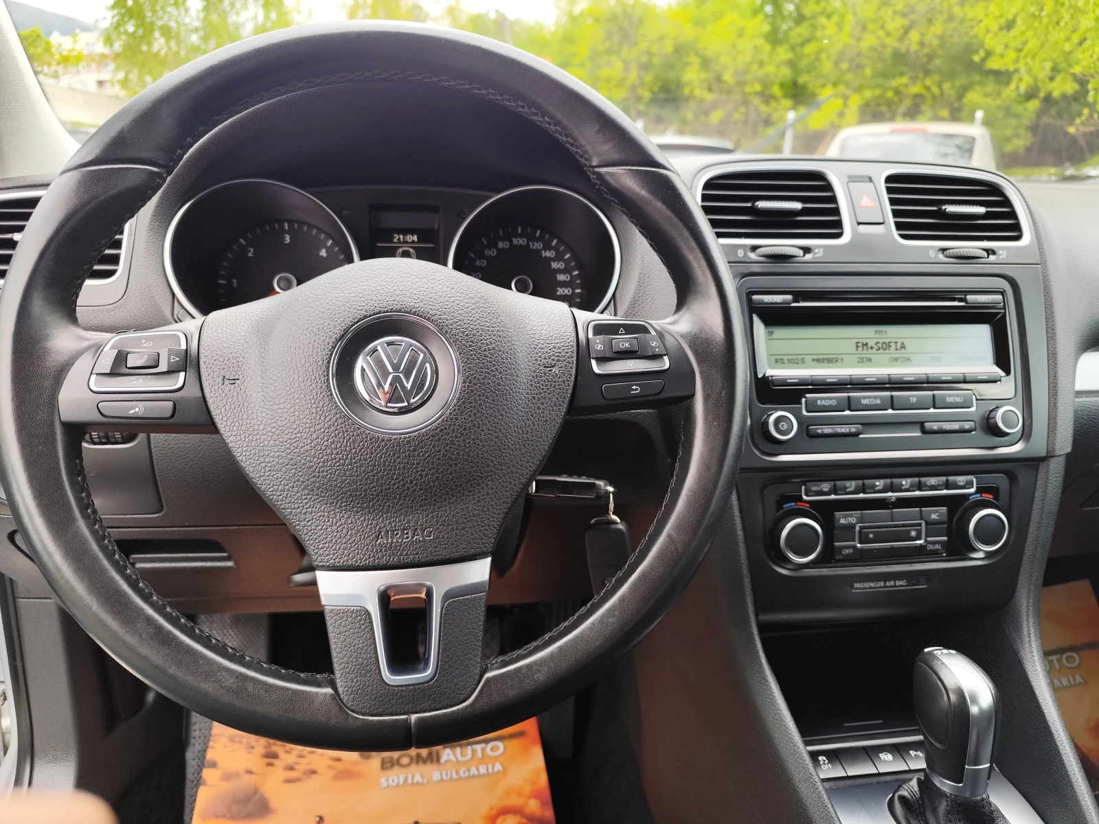 VW Golf 1.6TDi* KLIMA* EBPO 5A* * , снимка 8 - Автомобили и джипове - 54379544