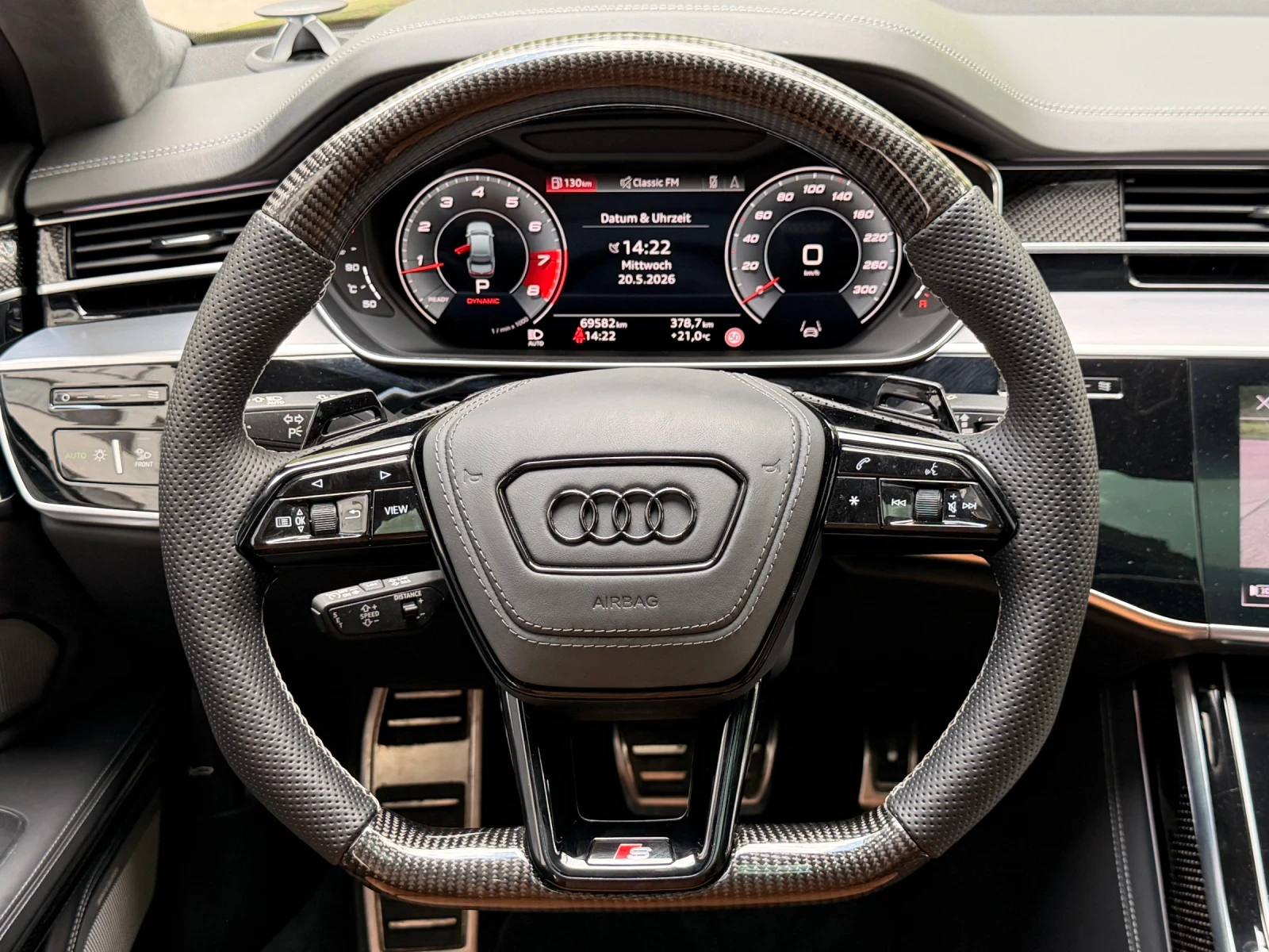 Audi S8 FACE / CARBON / B&O, снимка 13 - Автомобили и джипове - 54627155