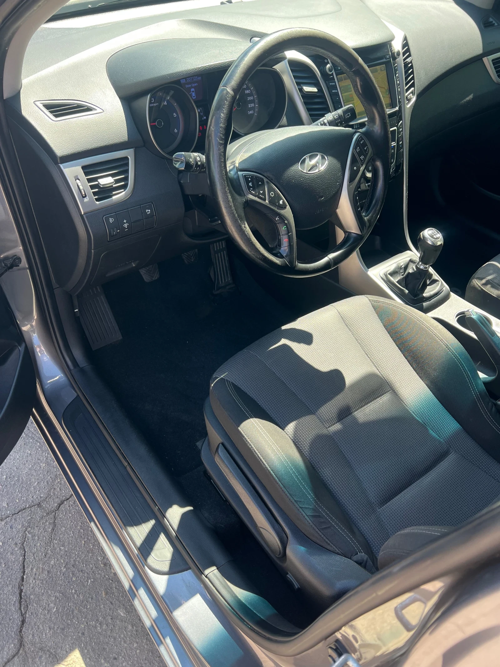 Hyundai I30 1.6 , снимка 5 - Автомобили и джипове - 55595491