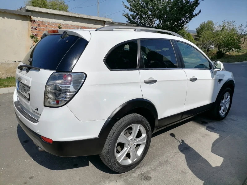 Chevrolet Captiva 2.2, снимка 3 - Автомобили и джипове - 47020226