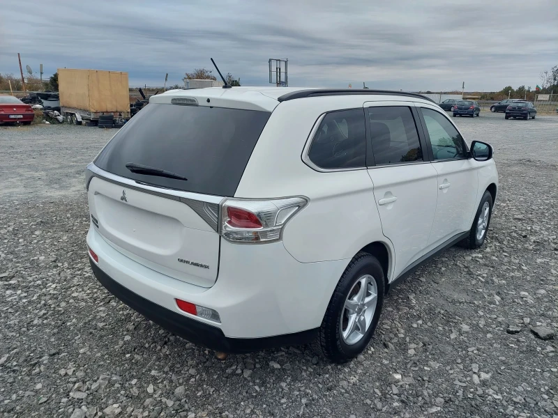 Mitsubishi Outlander 2.2DID, AUTO, NAVI, 4X4, 7места, снимка 4 - Автомобили и джипове - 47847970