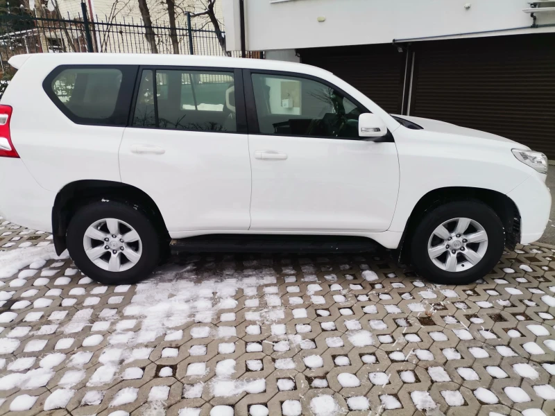 Toyota Land cruiser 2.8 D4D , снимка 2 - Автомобили и джипове - 48837121