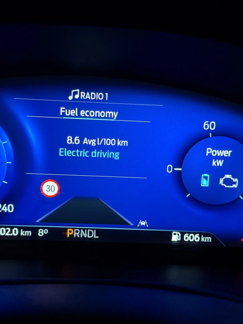 Ford Kuga 2.5 ST Line mild hybrid, снимка 14 - Автомобили и джипове - 53024658