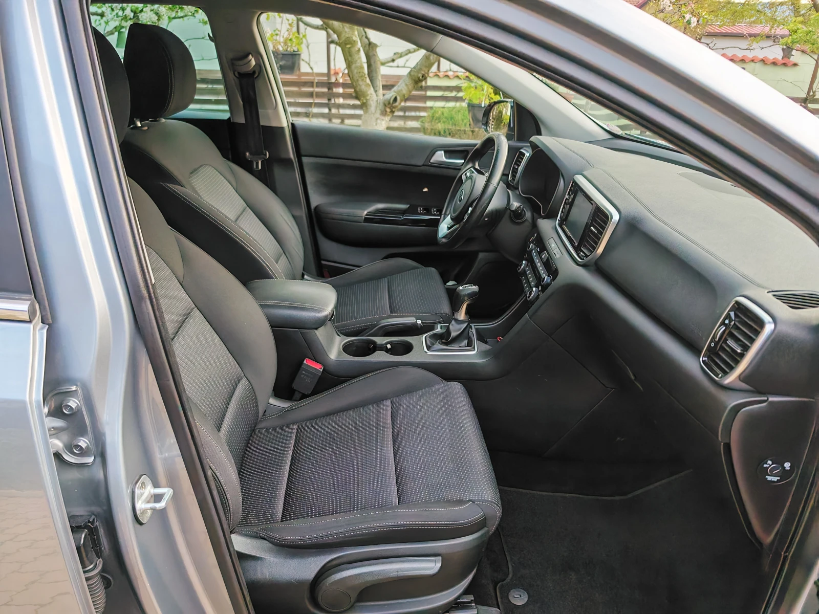 Kia Sportage 1.6 CRDI-HYBRID - изображение 9