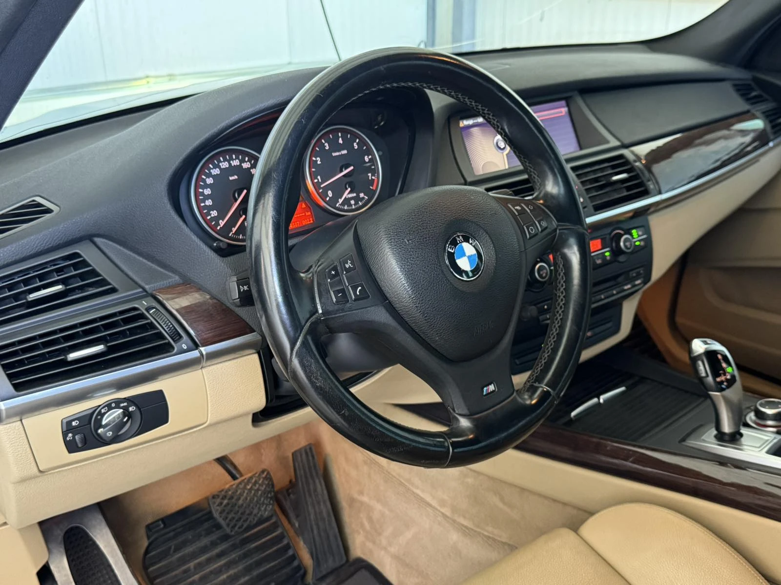BMW X5 xDrive35i M-Paket - изображение 10