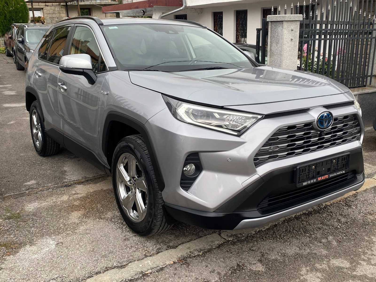 Toyota Rav4 2.5HYBRID-LUXURY-JBL-DIST-KEYLESS-КОЖА-360-LED-E6D - изображение 3