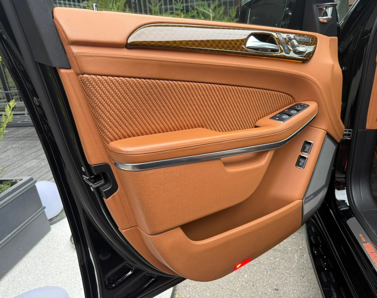 Mercedes-Benz GLS 63 AMG BBRABUS 850/CARBON, снимка 11 - Автомобили и джипове - 53994250