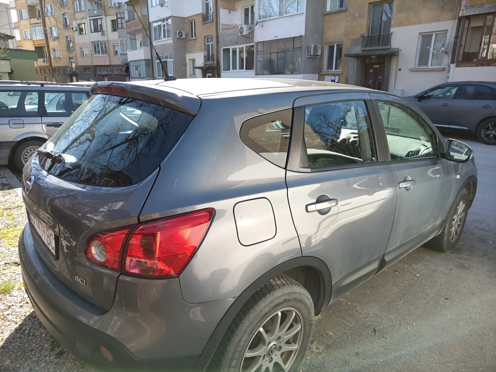 Nissan Qashqai 1.5dci, снимка 2 - Автомобили и джипове - 54266200