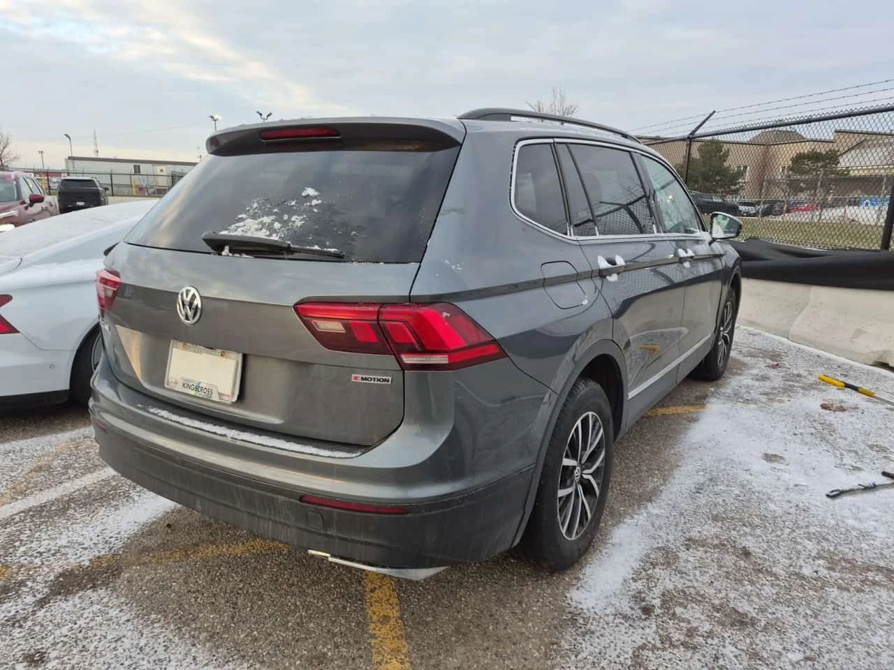 VW Tiguan * SEL * АВТОКРЕДИТ БЕЗ ПЪРВОНАЧАЛНА ВНОСКА * , снимка 3 - Автомобили и джипове - 54537777