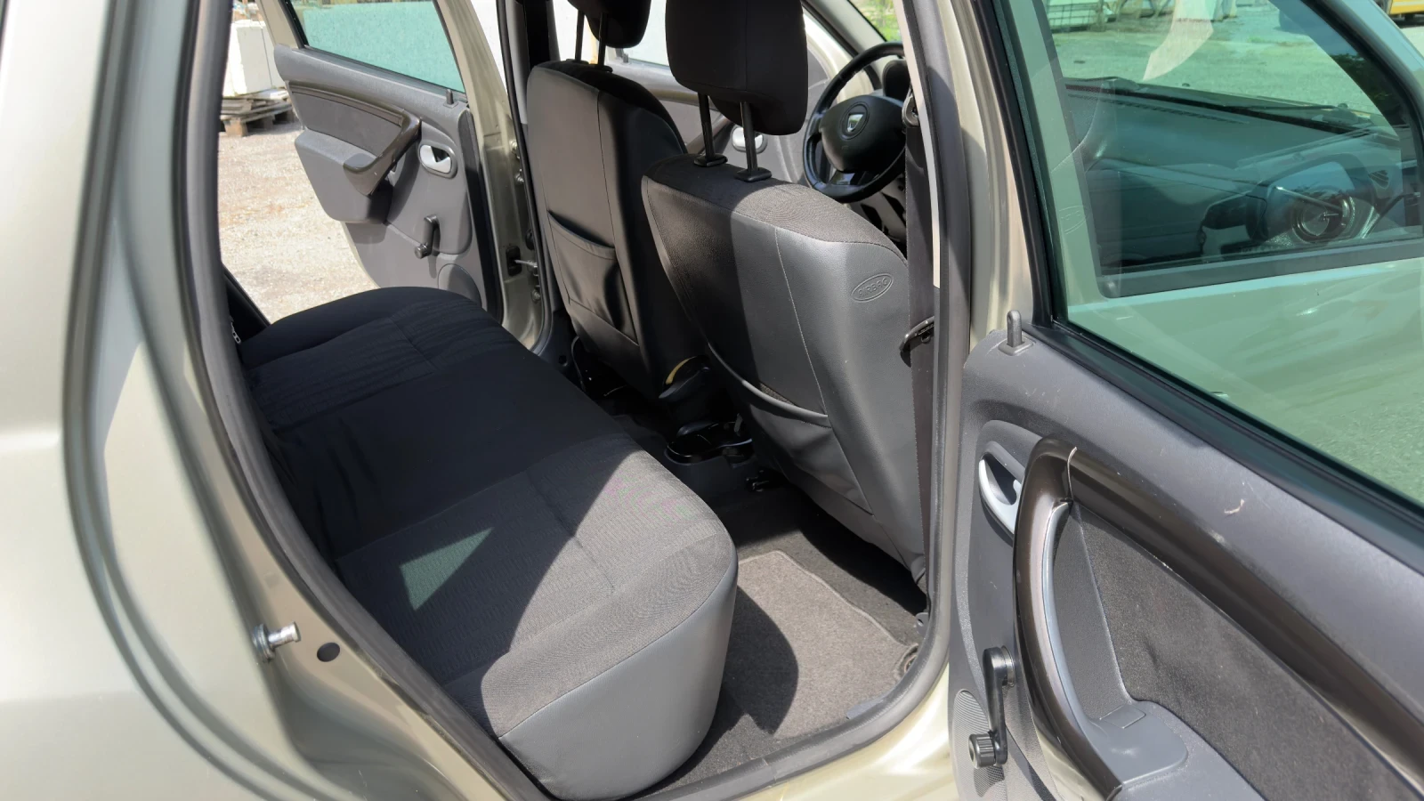 Dacia Duster 1.5 DCI Италия, снимка 11 - Автомобили и джипове - 54802989