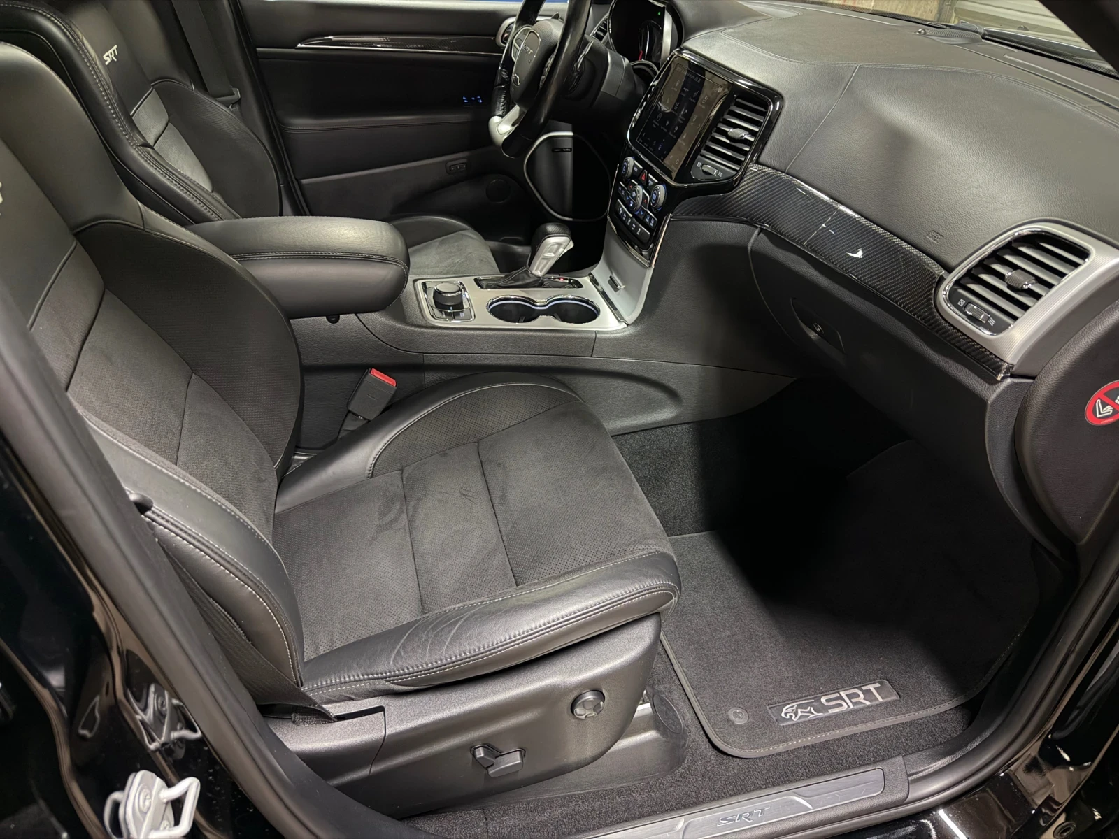 Jeep Grand cherokee 6.4 SRT/Facelift/Distronic/Panorama/Keyless/Harman | Mobile.bg � ����������� 13
