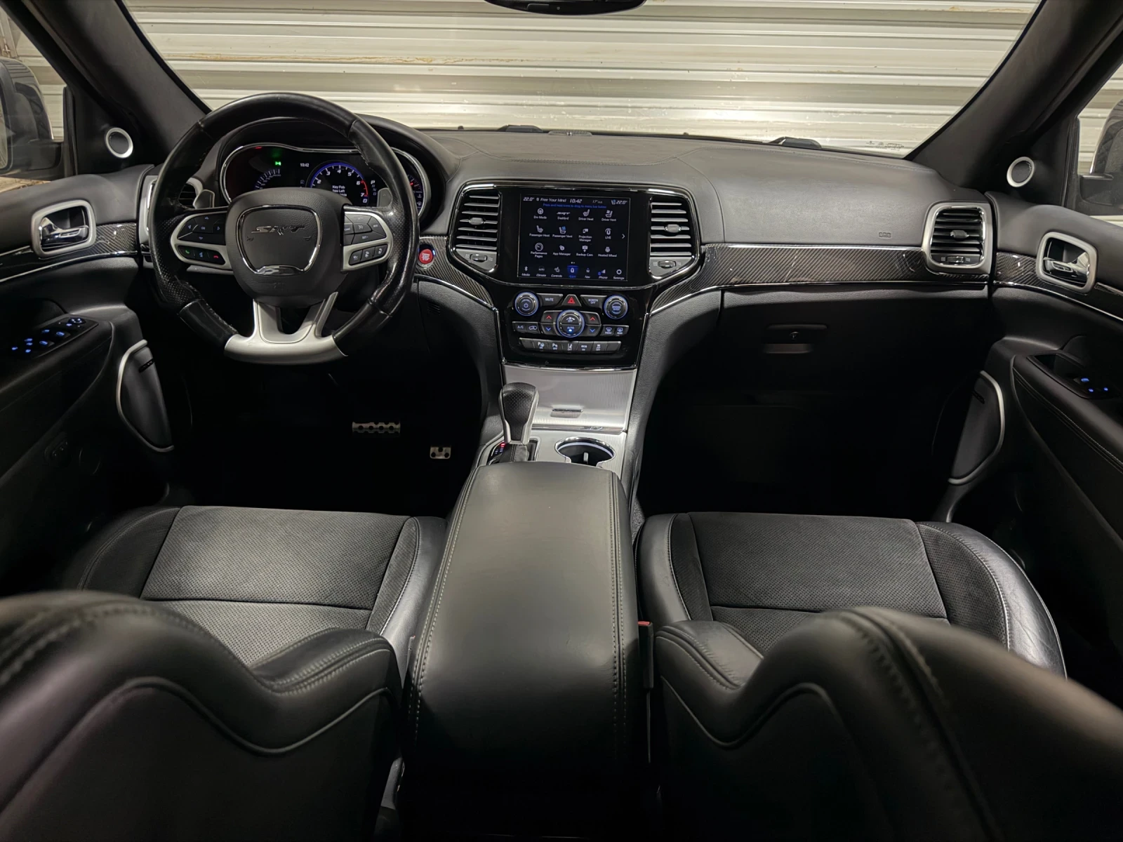 Jeep Grand cherokee 6.4 SRT/Facelift/Distronic/Panorama/Keyless/Harman | Mobile.bg � ����������� 15