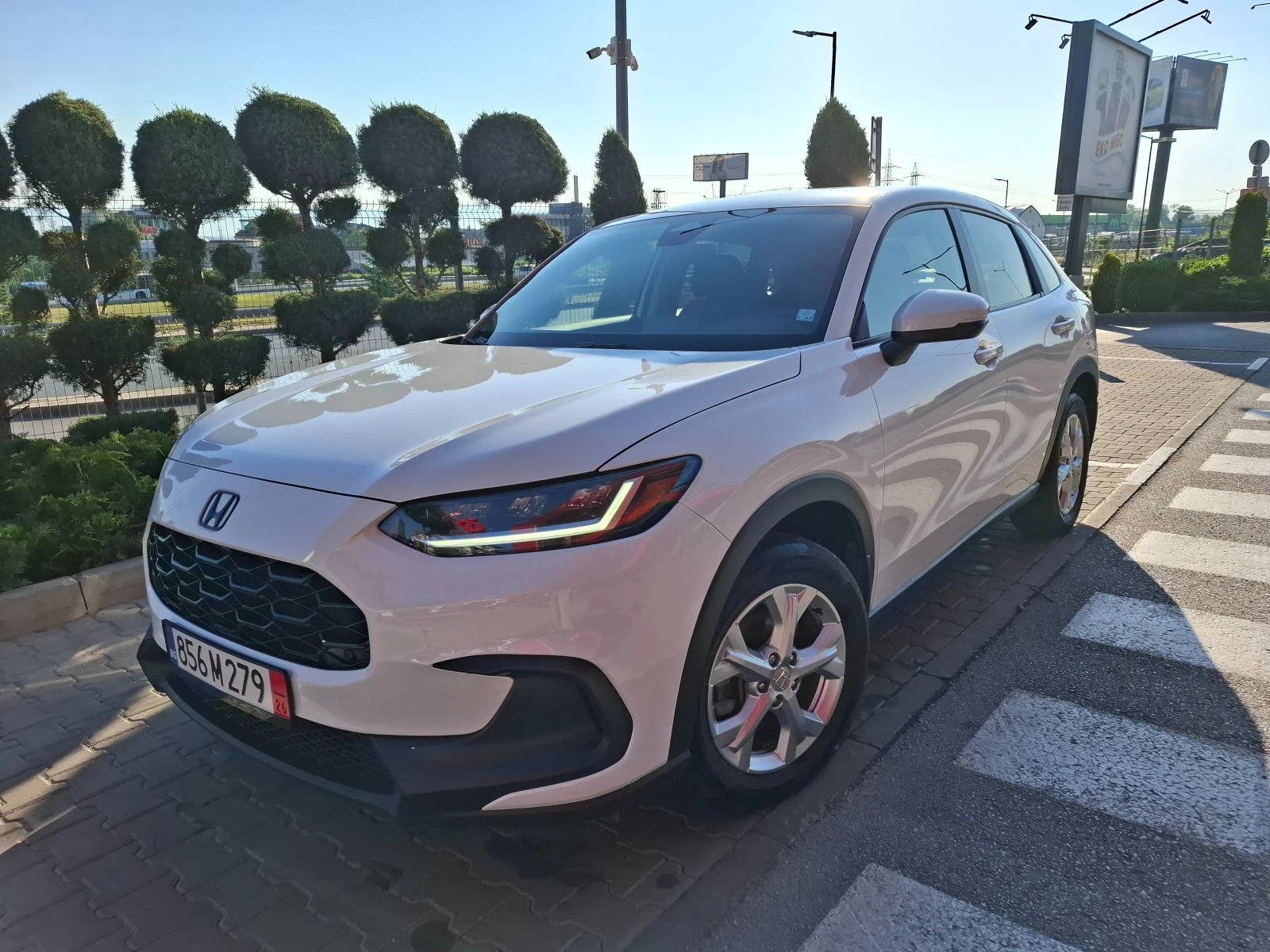 Honda Hr-v 2.0i 2WD, снимка 14 - Автомобили и джипове - 54985509
