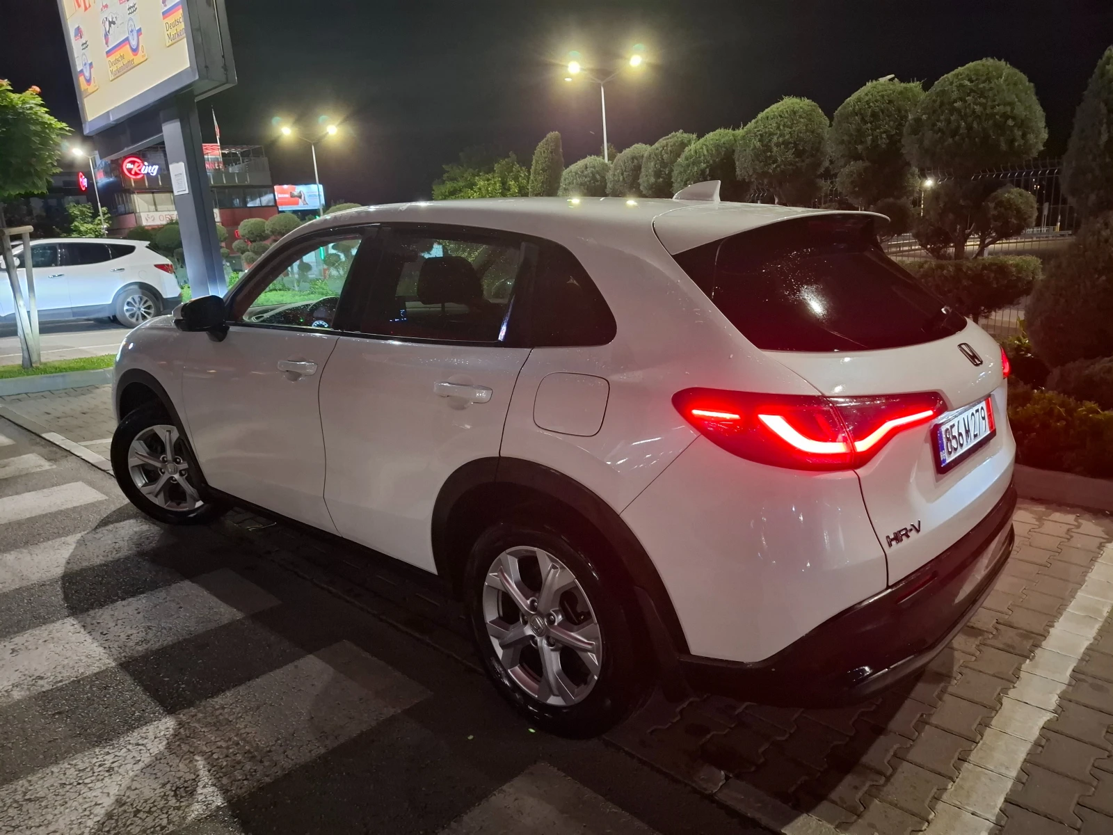 Honda Hr-v 2.0i 2WD, снимка 16 - Автомобили и джипове - 54985509