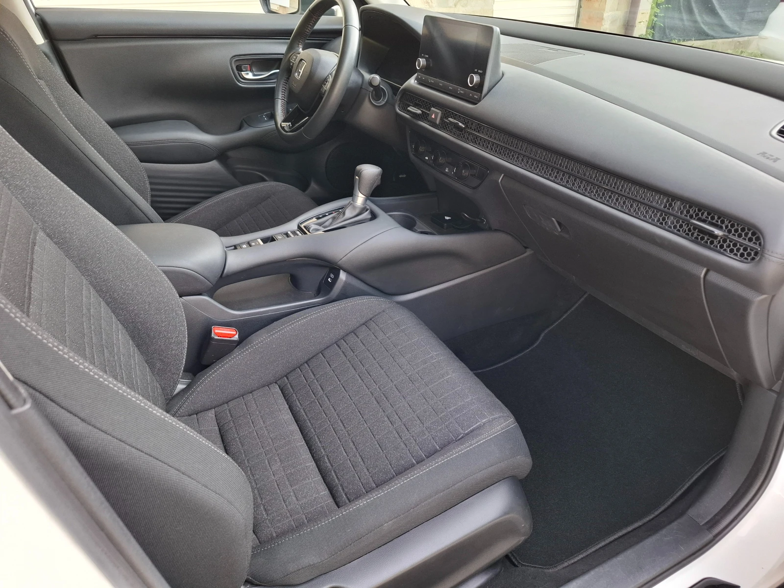 Honda Hr-v 2.0i 2WD, снимка 7 - Автомобили и джипове - 54985509