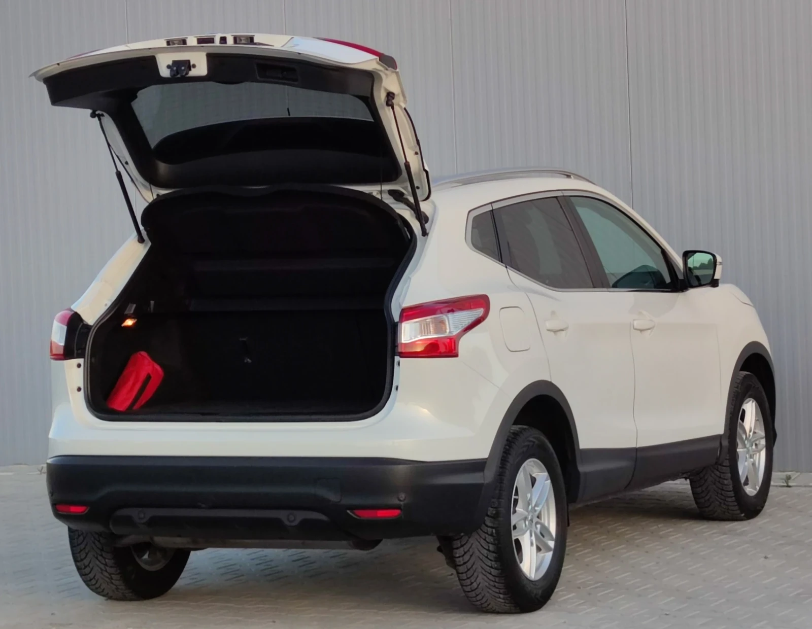 Nissan Qashqai 1.6DCI* 131к.с* , снимка 13 - Автомобили и джипове - 55335286