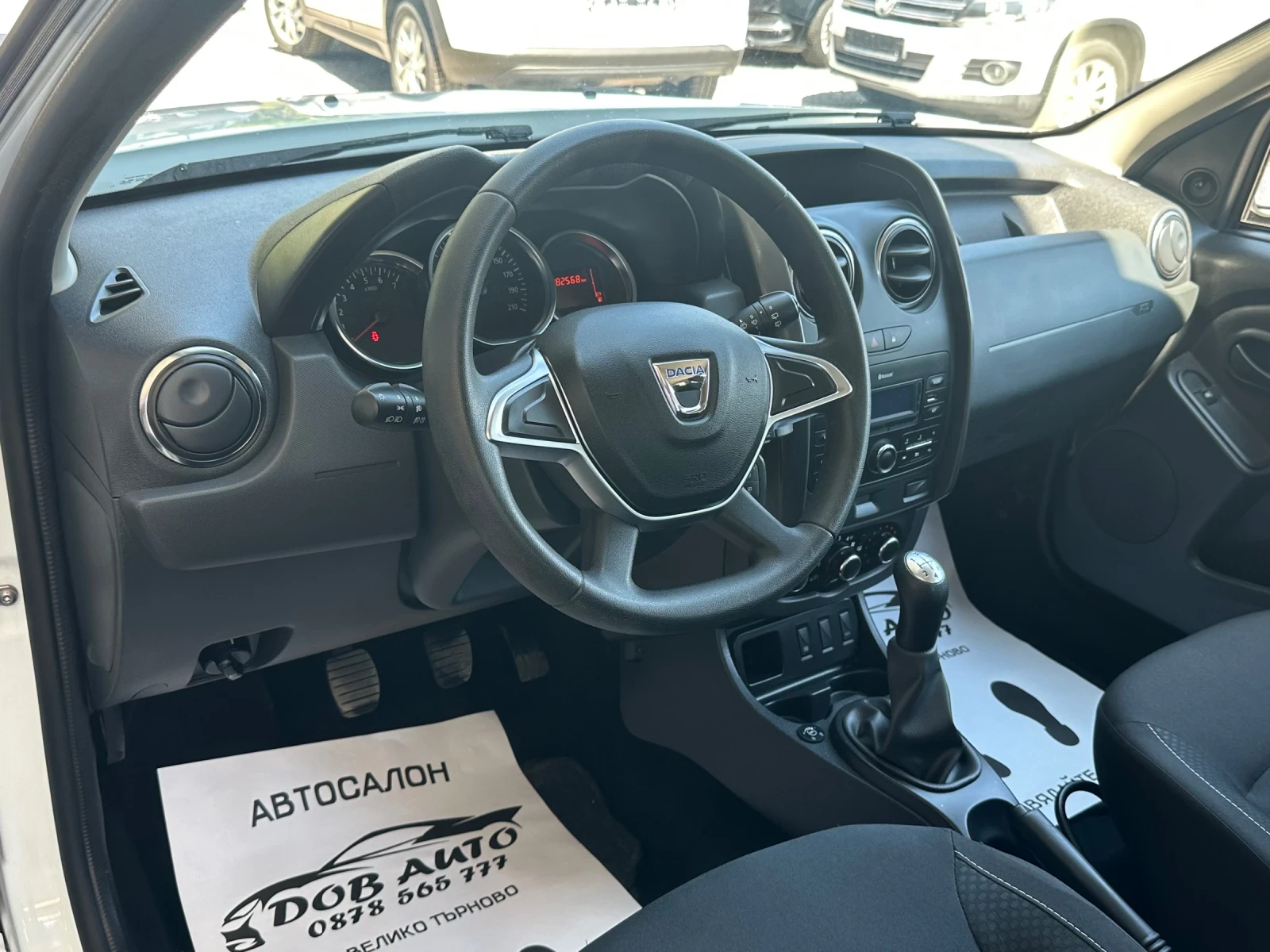 Dacia Duster 1.6i-БЕНЗИН-ГАЗ-НАВИ, снимка 9 - Автомобили и джипове - 55553794