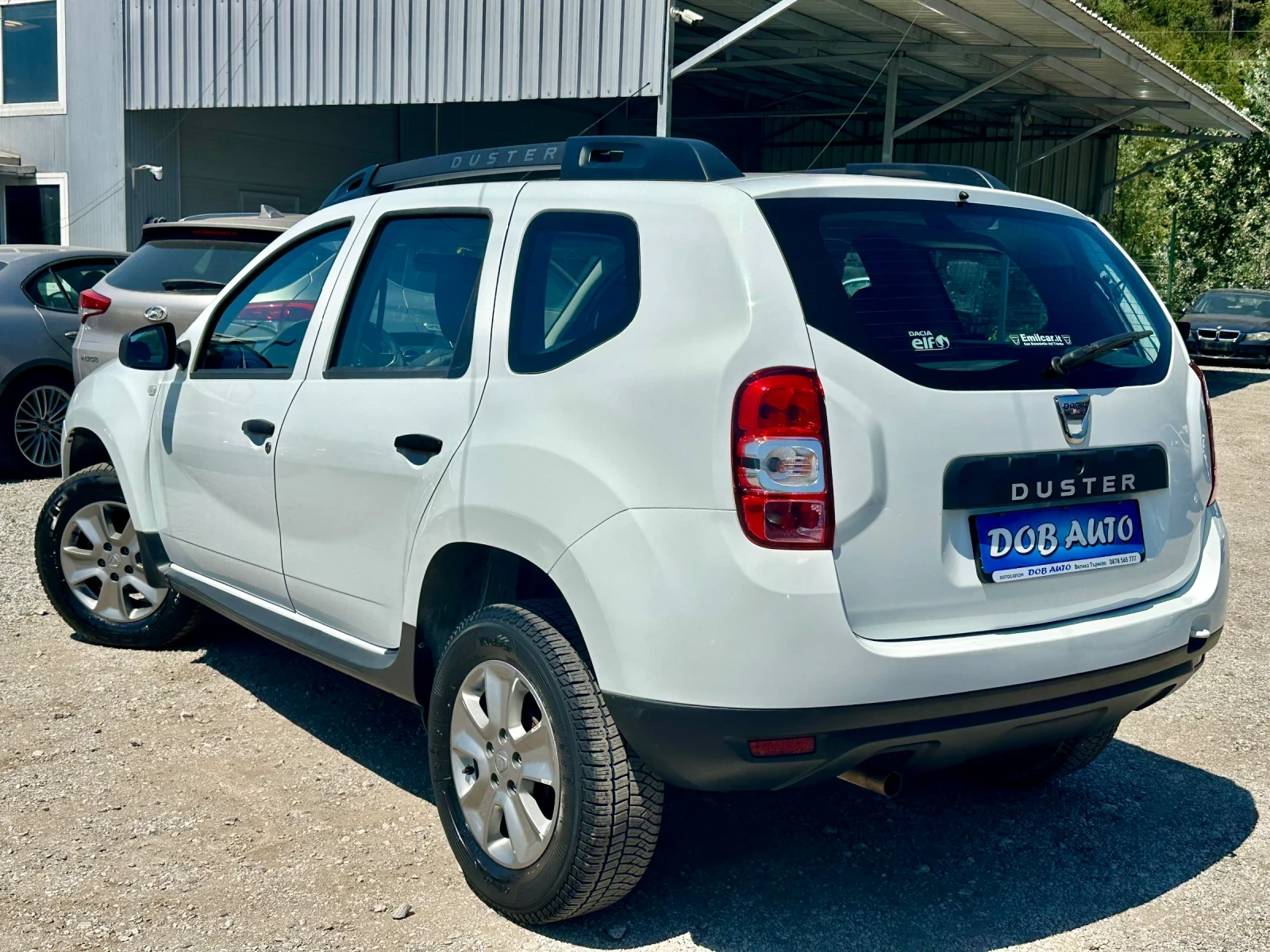 Dacia Duster 1.6i-БЕНЗИН-ГАЗ-НАВИ, снимка 4 - Автомобили и джипове - 55553794