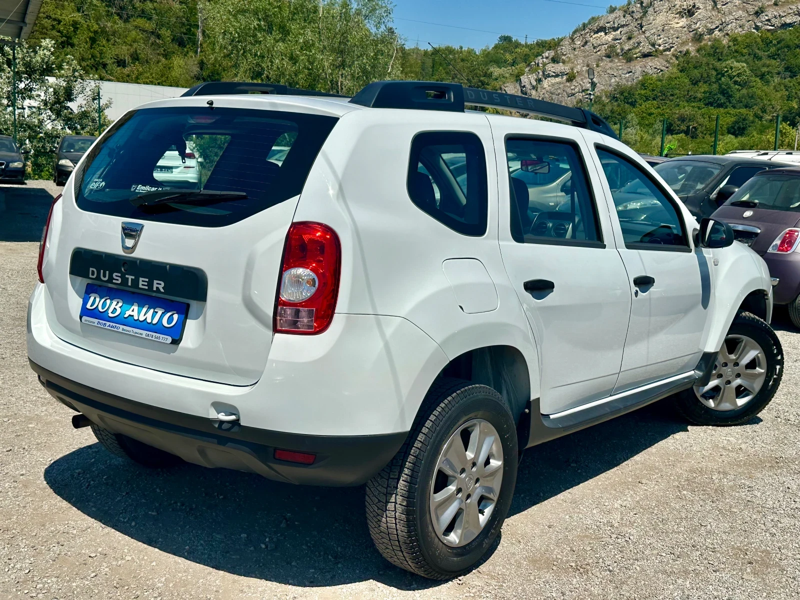 Dacia Duster 1.6i-БЕНЗИН-ГАЗ-НАВИ, снимка 6 - Автомобили и джипове - 55553794