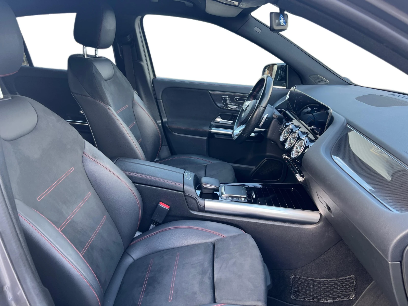 Mercedes-Benz GLA 250 4MATIC, снимка 11 - Автомобили и джипове - 55636074