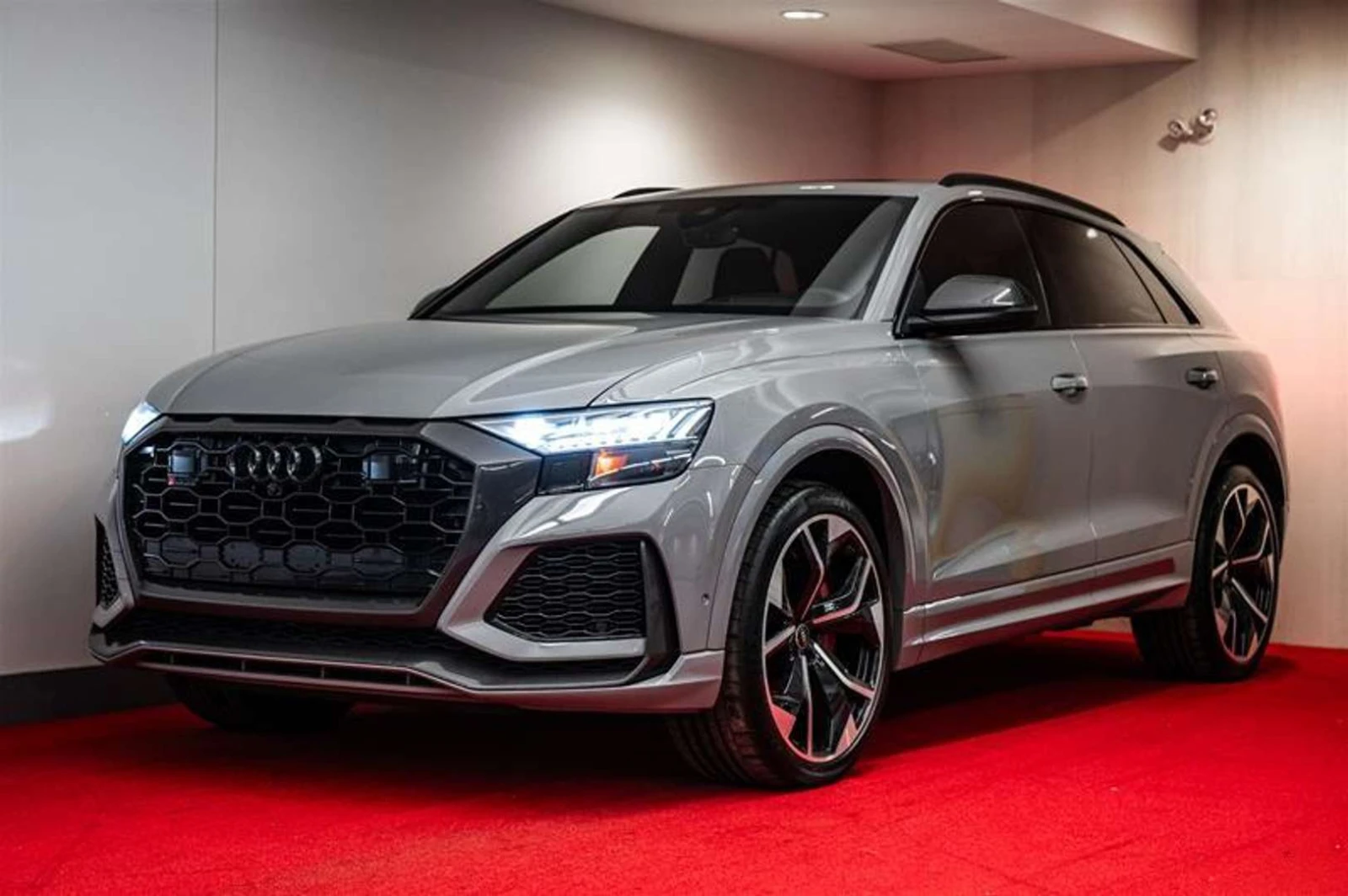 Audi RSQ8