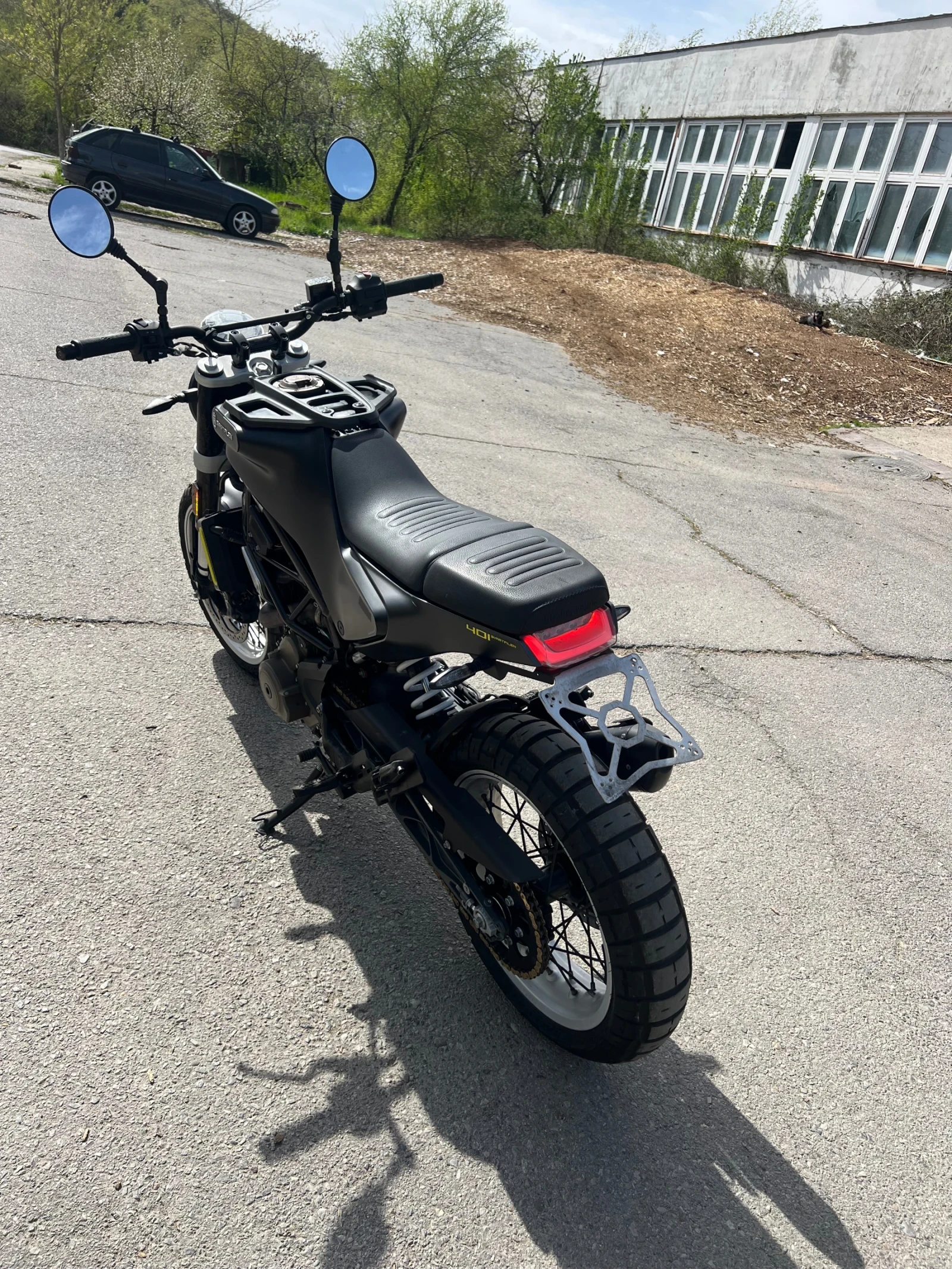 Husqvarna Svartpilen 401  - изображение 4