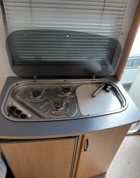 Каравана Adria CARAVELAIR ANTARA 400, снимка 9