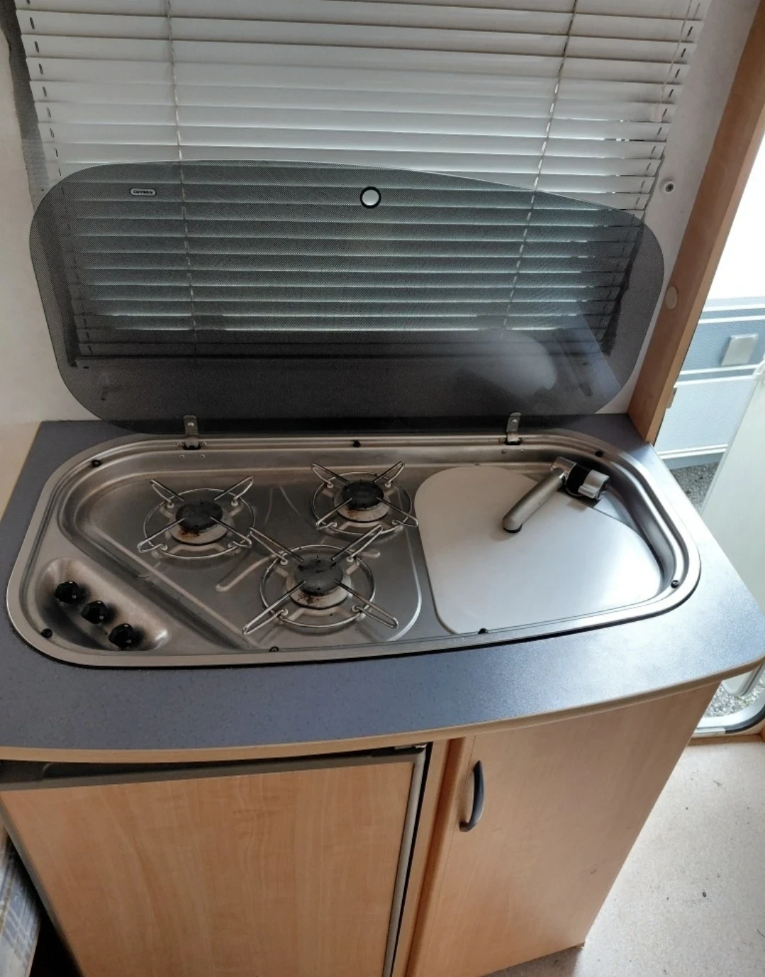 Каравана Adria CARAVELAIR ANTARA 400 - изображение 9