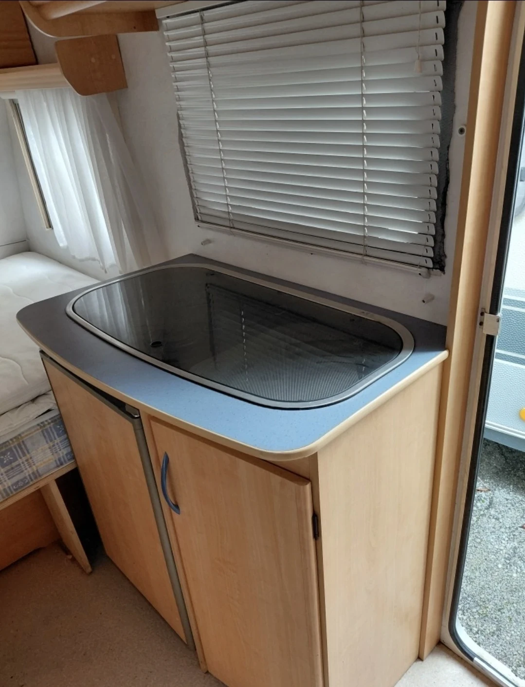 Каравана Adria CARAVELAIR ANTARA 400 - изображение 8