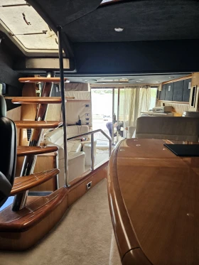 Моторна яхта Sunseeker Manhattan 56, снимка 4